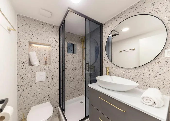 Nensi * Λιουμπλιάνα